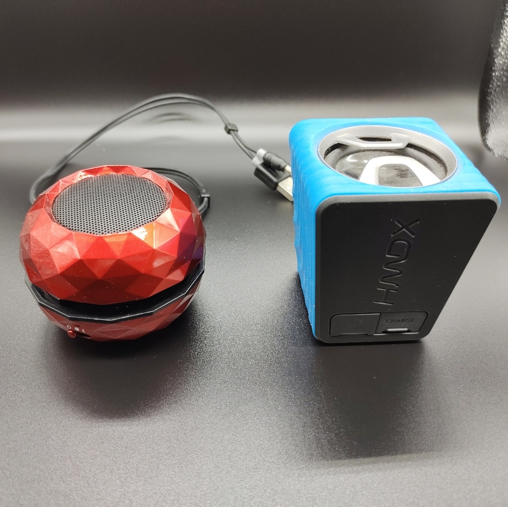 Bundle of mini speakers